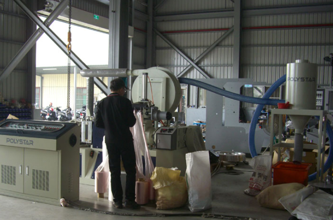 Air-cooled plastic recycling machine in Malaysia